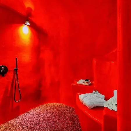 Diamond Luxury 2* Oia (Santorini)